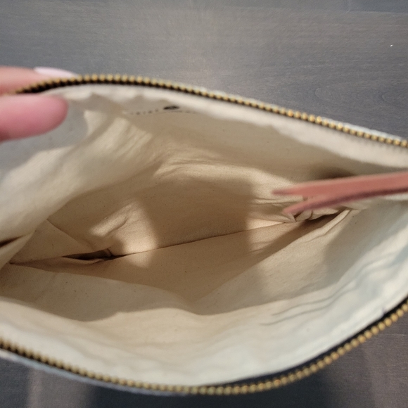 Clutch - Picture 5 of 6